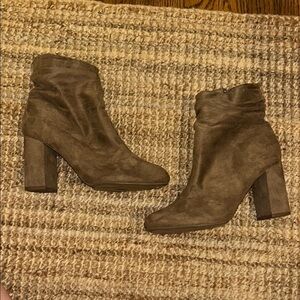 Brown Suede Ankle Boots (taupe color, size 8.5)
